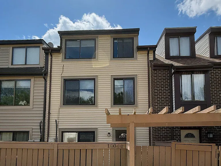 10044 Forest View Pl — Photo 1