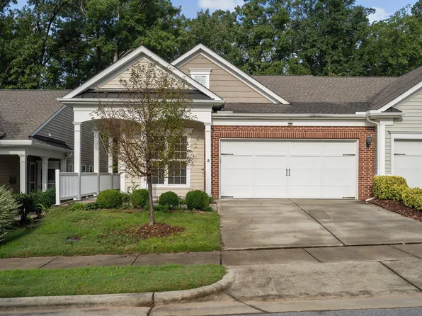 721 Finnbar Dr, Cary, NC 27519