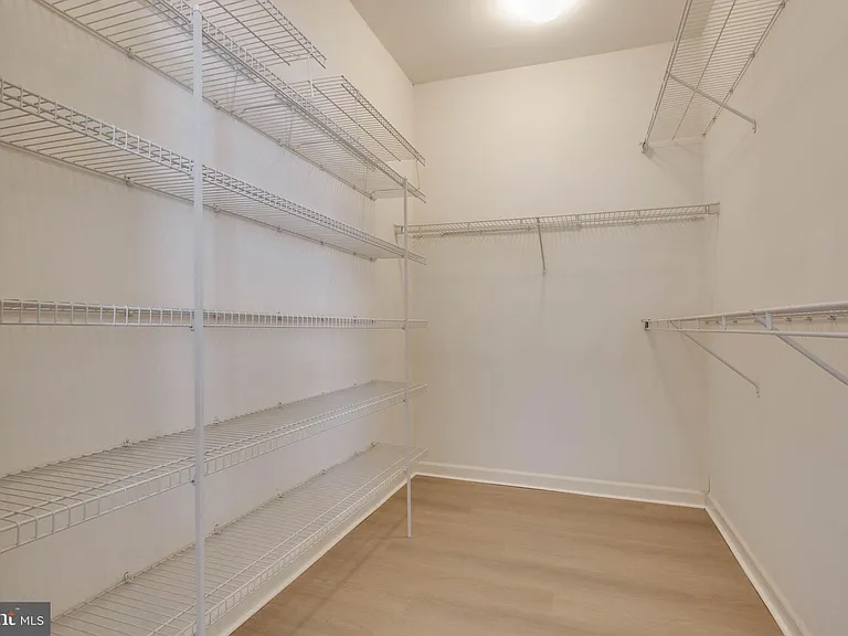 1739 Theale Way — Photo 44