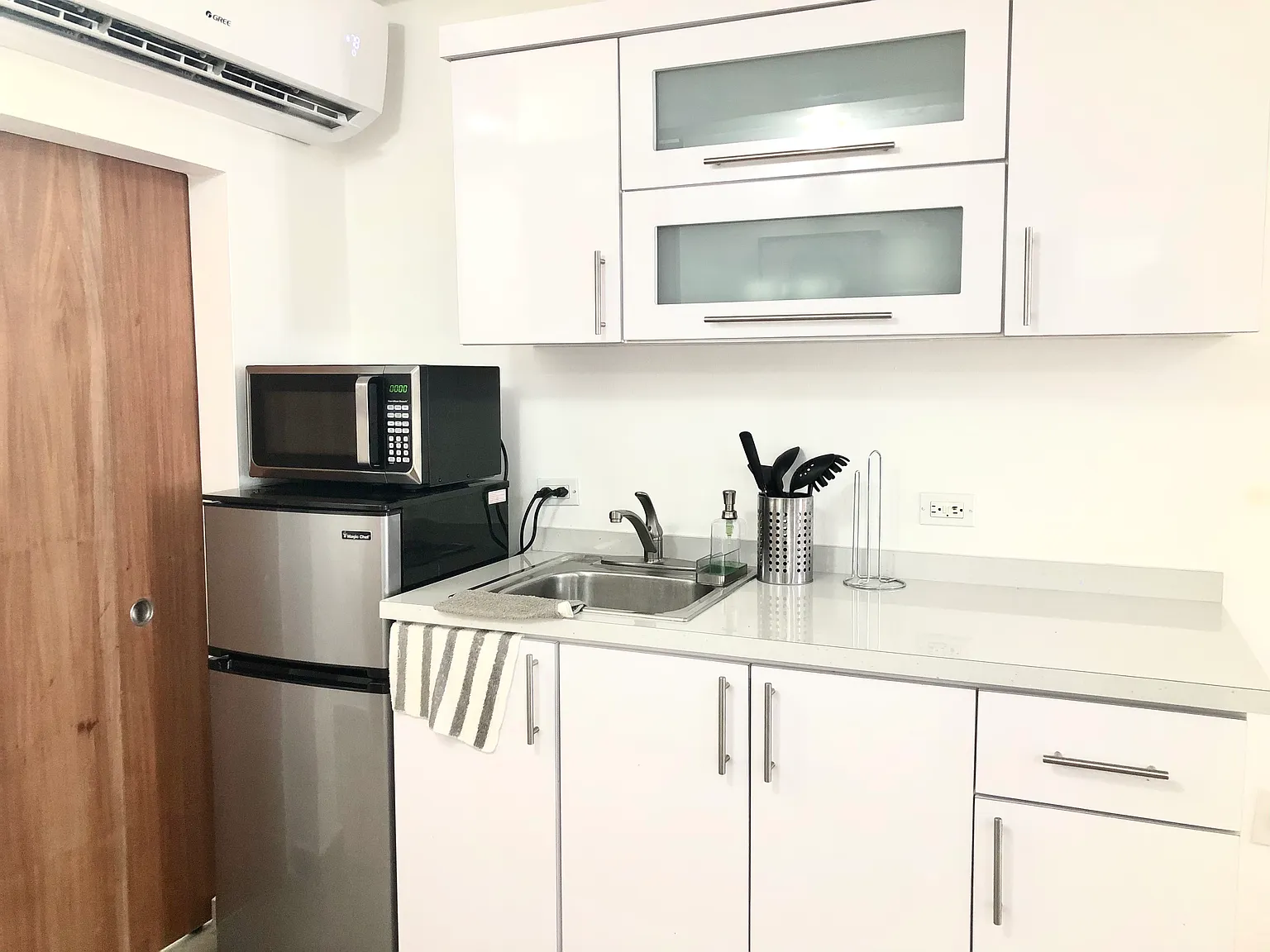 1 bed, 650 sqft, $1,300 — Photo 4