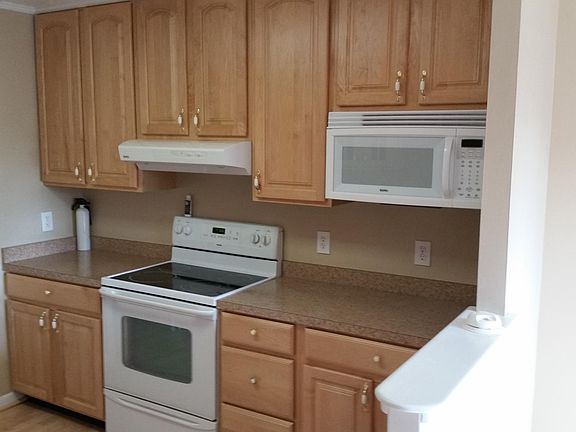 3rd image of 4702 Linden Knoll Dr APT 324