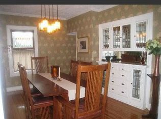 216 Prospect St, Farmingdale, NY 11735