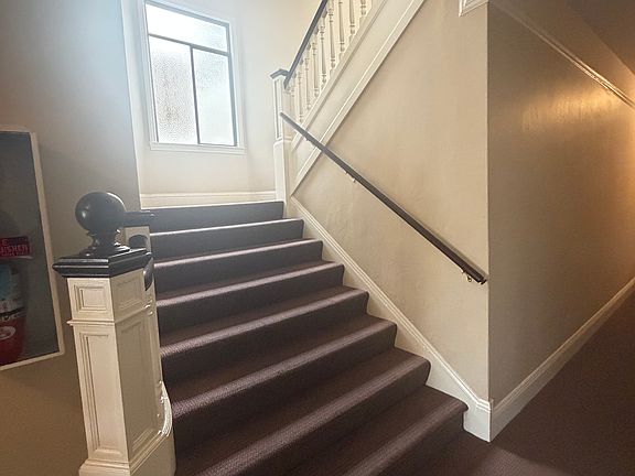 5th image of 3045 Franklin St #203