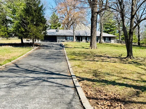 105 Oak Leaf Terrace, Joplin, MO 64804