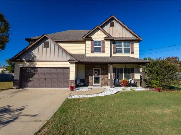 12 Isbell Rd, Fort Mitchell, AL 36856