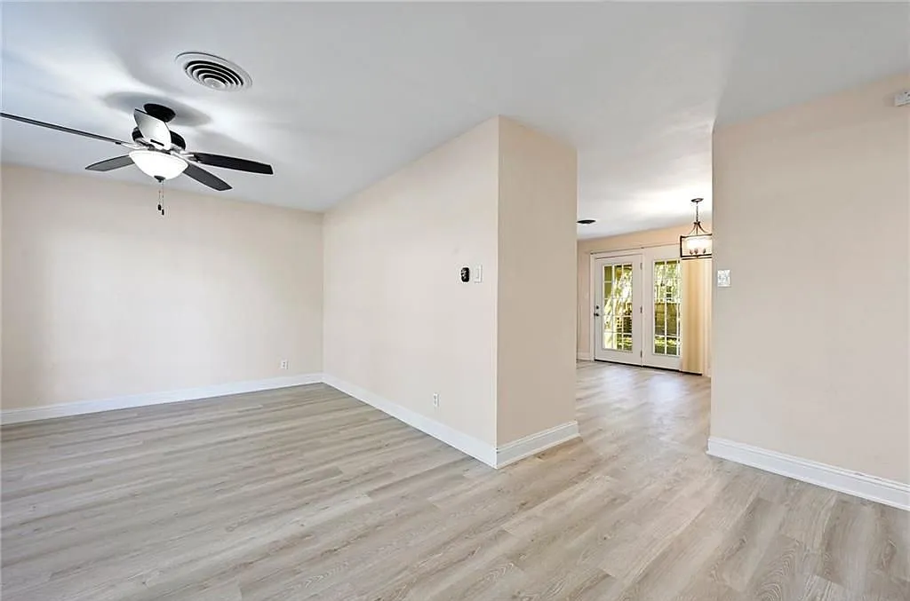 4603 Lennox Dr — Photo 2