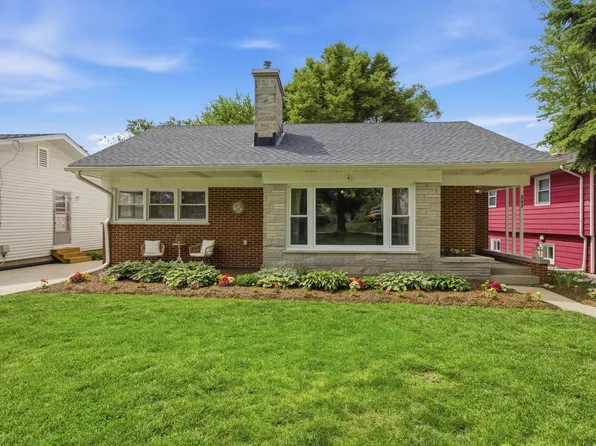 263 Hill Ave, Glen Ellyn, IL 60137