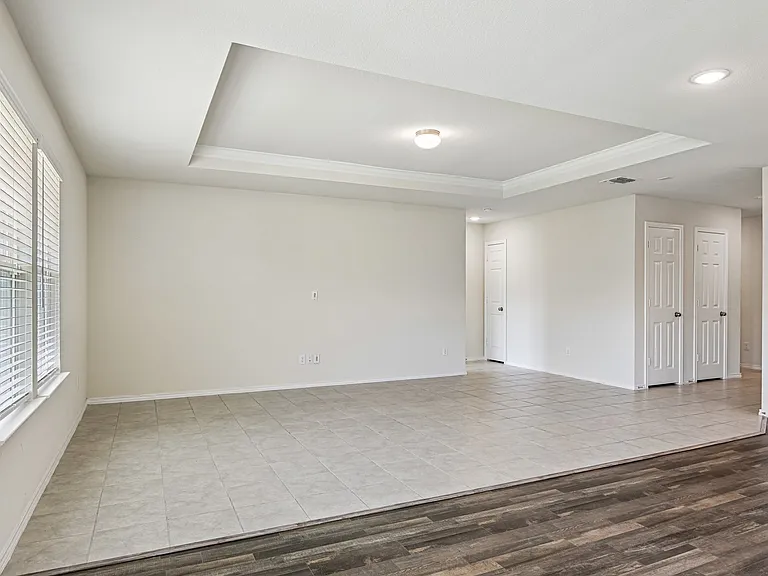 9121 Lookout Point — Photo 12