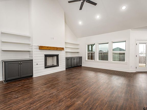 3rd image of 210 Nolan Farms Blvd