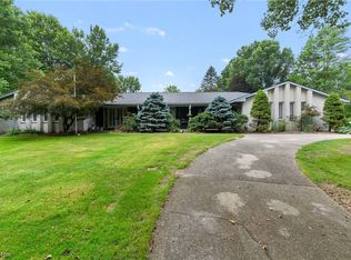 17820 Rauland Dr, Walton Hills, OH