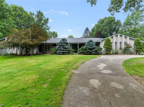 17820 Rauland Dr, Walton Hills, OH 44146
