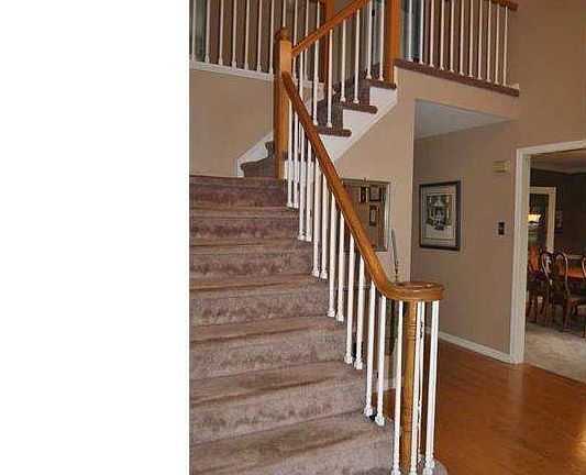 2nd image of 905 Winding River Ln