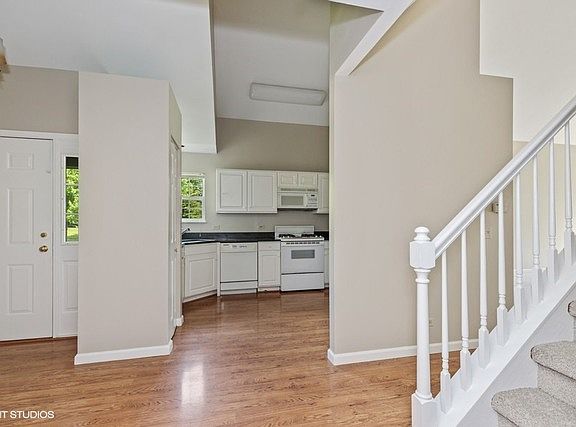 3rd image of 7045 Buchanan Dr