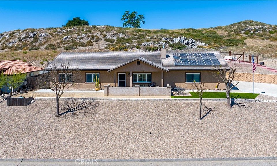 1st image of 2155 Holly Dr