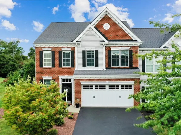 125 Foxchase Dr, Canonsburg, PA 15317