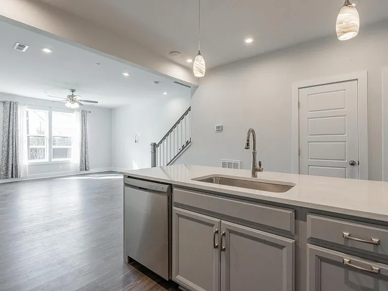 2618 Lassen Walk #A — Photo 16