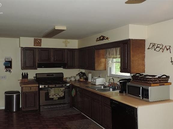 3rd image of 9339 Finch Dr