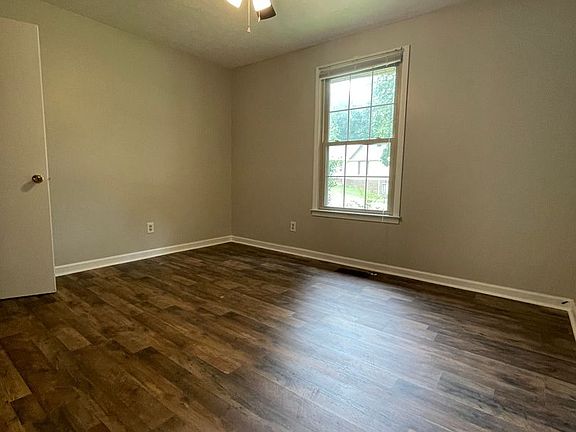 4th image of 109 Oliver St #A