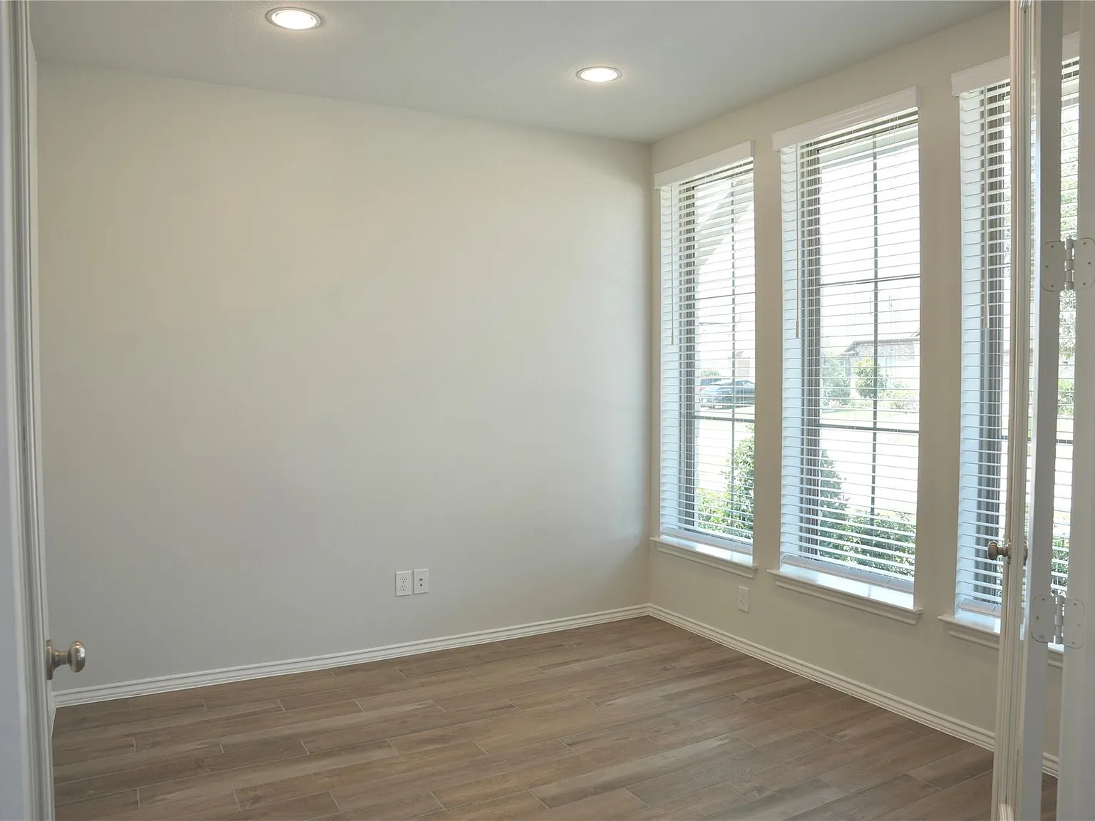 4 bed, 3.5 bath, 3096 sqft, $3,490 — Photo 4