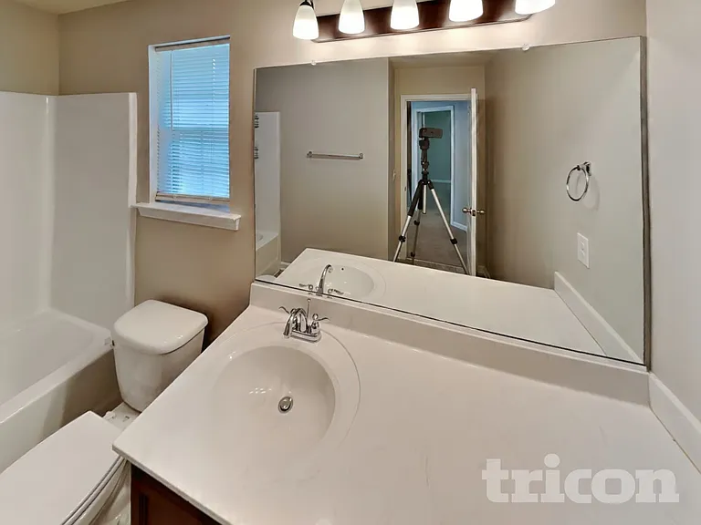 4676 Midstream Crossing Dr — Photo 13