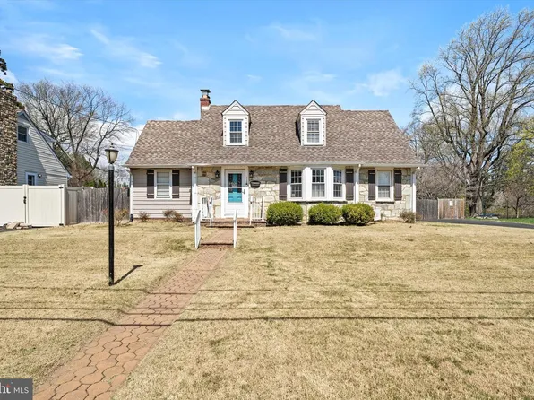 112 Summit Ave, Ewing, NJ 08628