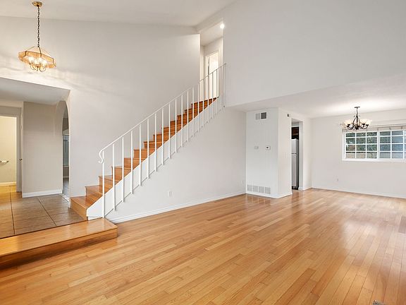 4th image of 6231 Lakewood St