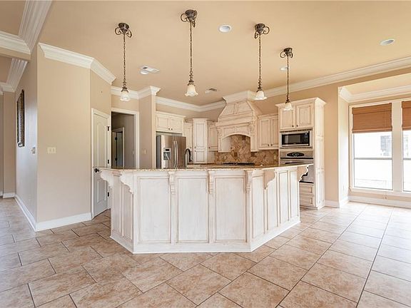 4th image of 18412 Lake Harbor Ln