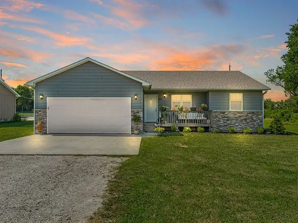 311 E Broadway St, Lebo, KS 66856