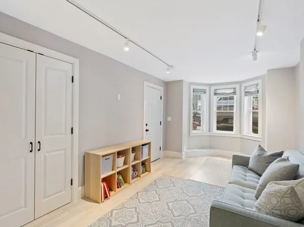 65 Van Reipen Avenue image 6 of 28