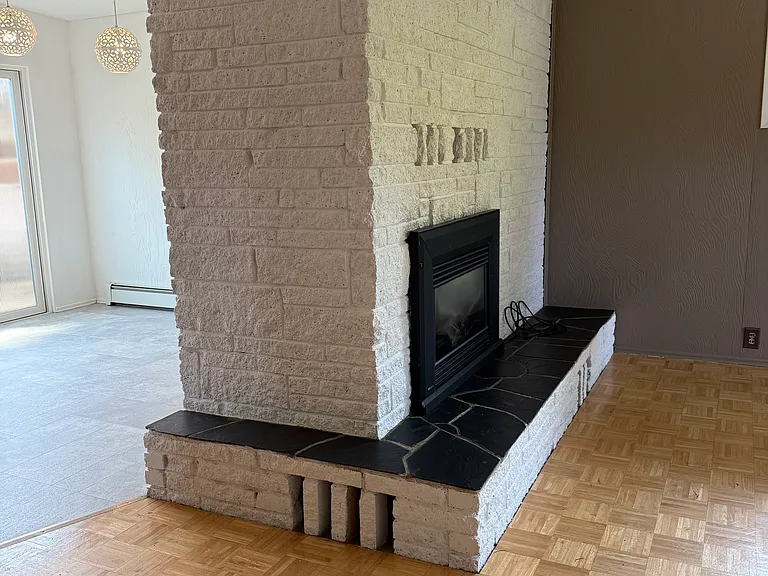 722 Milroy St SW — Photo 12