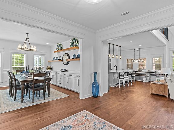 3rd image of 304 Rabbit Run