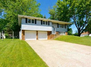 2205 S Kathy Ln, Bartonville, IL 61607