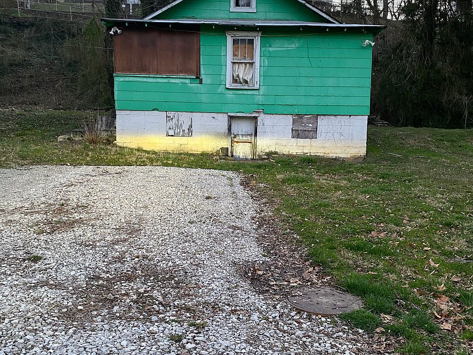 1st image of 838 Lincoln Dr