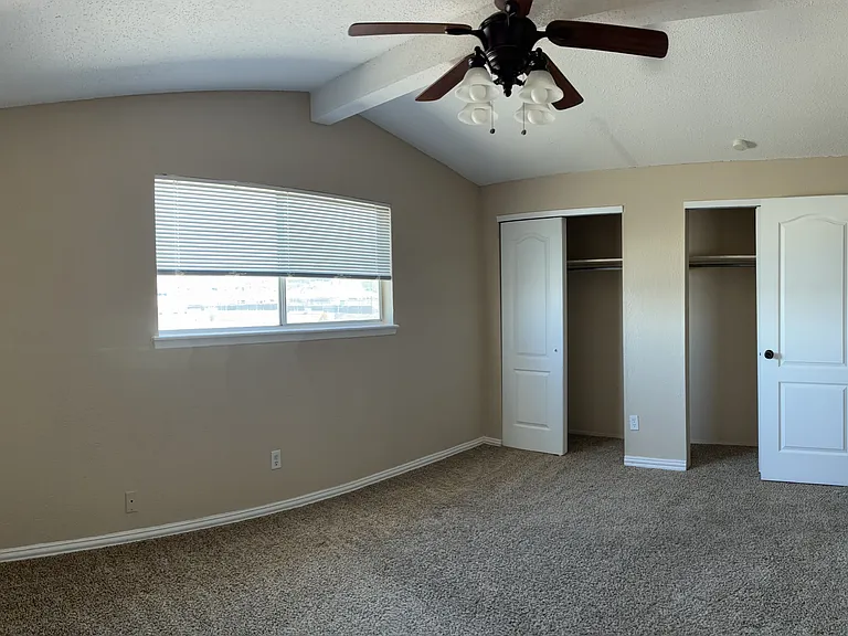 5527 Carousel Dr — Photo 23