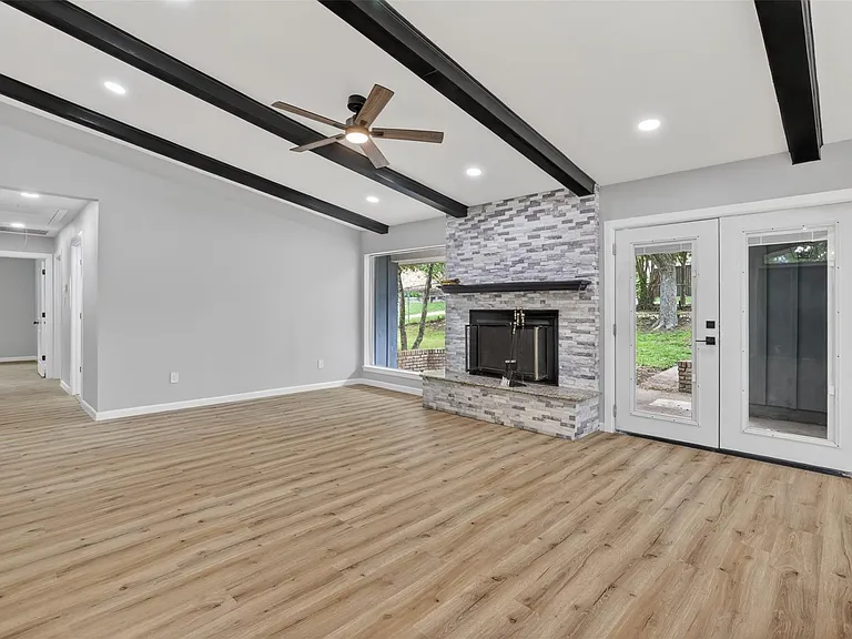 3204 Greenbriar Ln — Photo 8