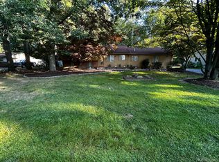 25180 Fredrick St, Southfield, MI 48033