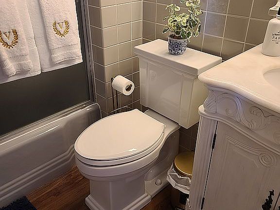 2nd image of 2401 Pennsylvania Ave APT 1607