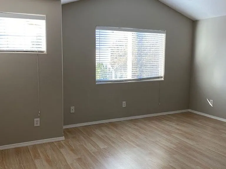19901 Kendall Ln — Photo 3