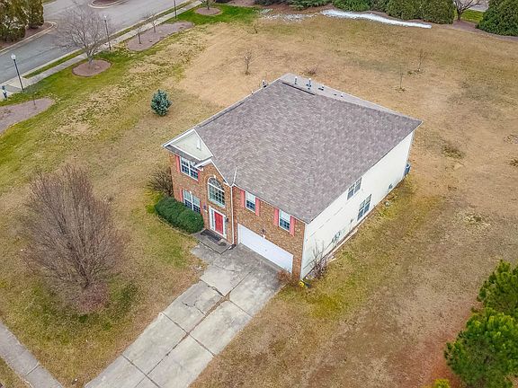3rd image of 4214 Cardinal Grove Blvd