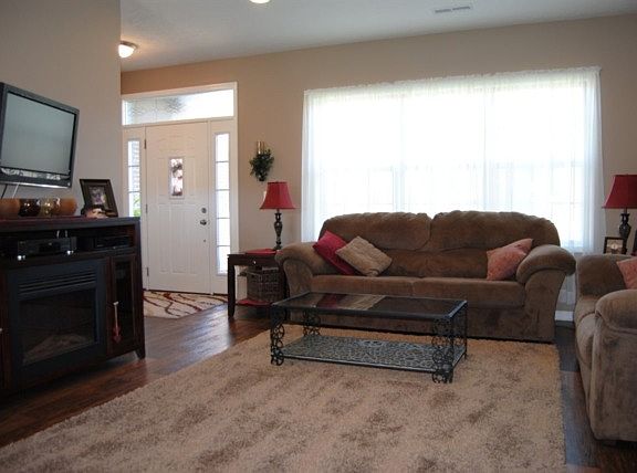 2nd image of 2727 Thornhill Dr