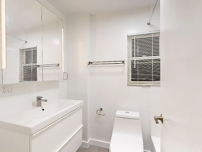 1106 Bush St #406 — Photo 12