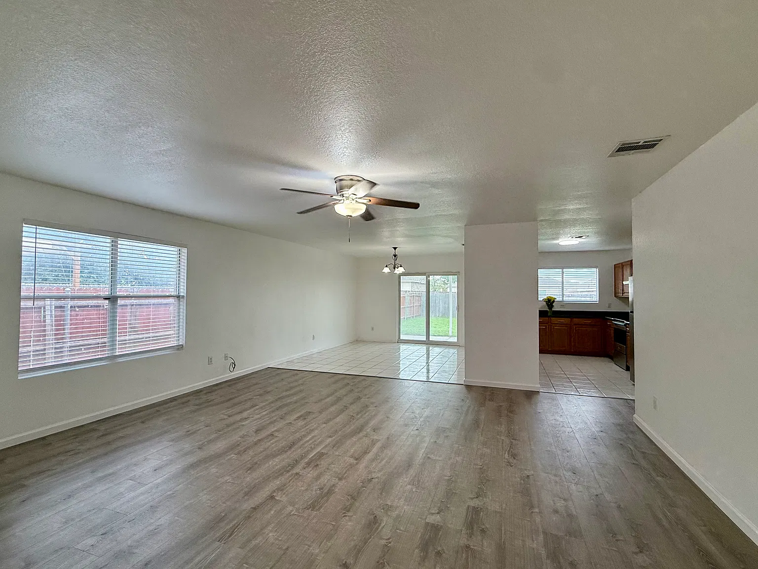 3 bed, 1722 sqft, $1,995 — Photo 2