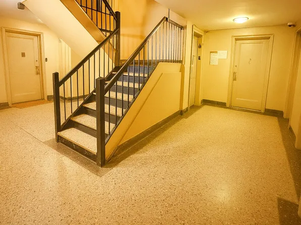 2821 Kings Highway image 18 of 18