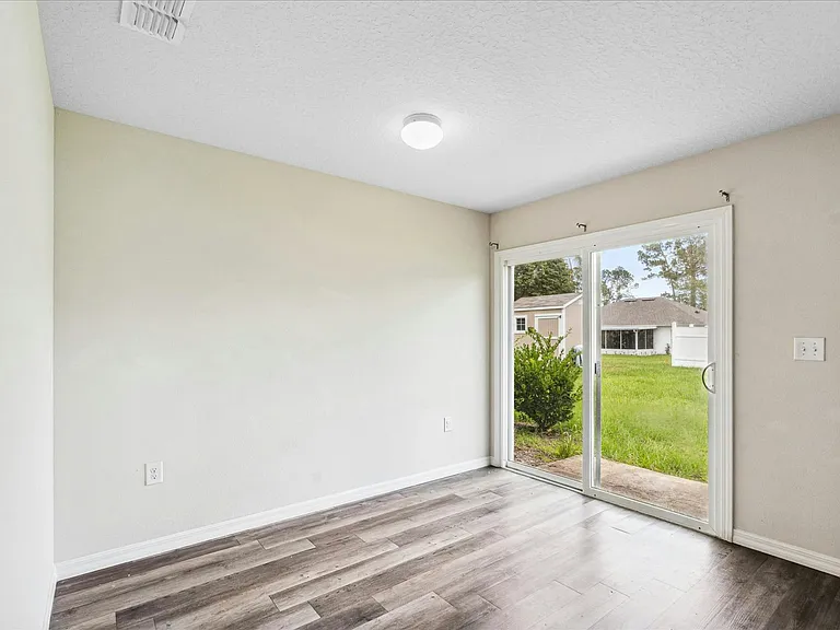 29 Lloshire Path #A — Photo 14