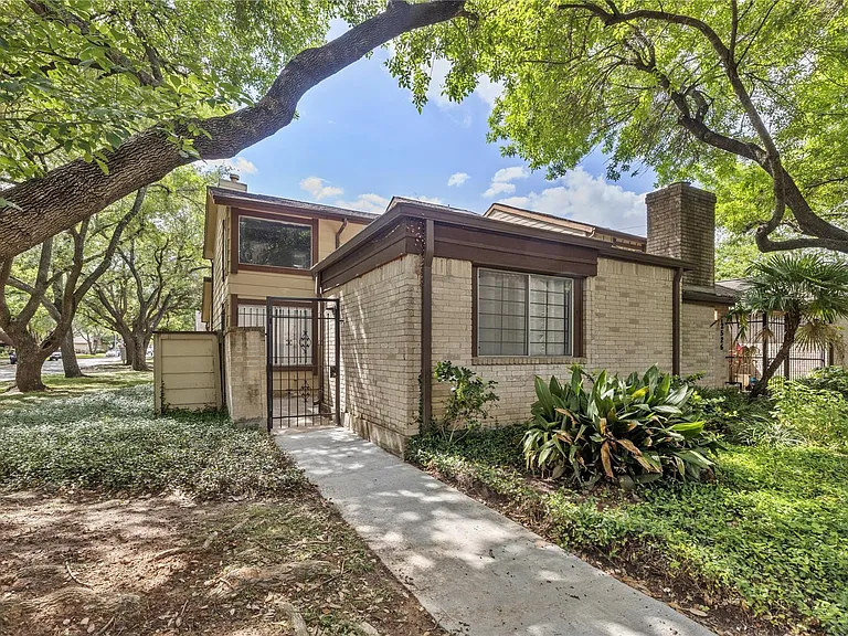 12528 Wellington Park Dr — Photo 22