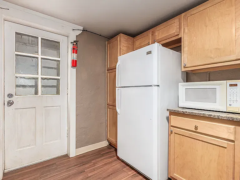 2 bed, 875 sqft, $1,997 — Photo 4