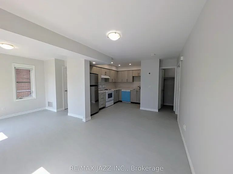 770 King St E #202 — Photo 9
