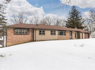 5808 Beverly Rd SW, Cedar Rapids, IA 52404