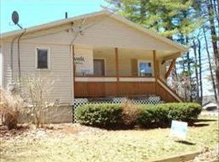 160 Lashaway Dr, East Brookfield, MA 01515