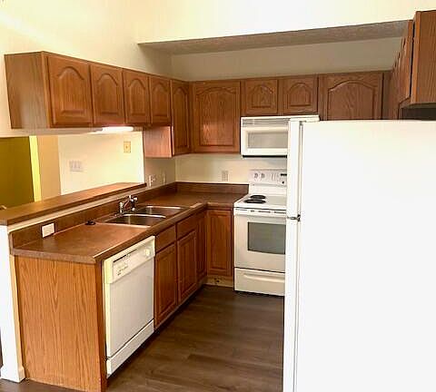5th image of 8176 Pepperdine Way